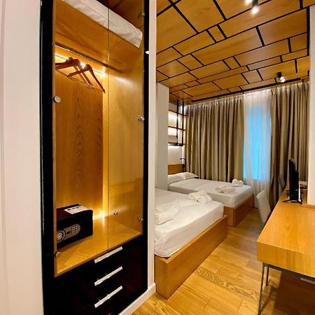 Crown Boutique Hotel Дуррес Экстерьер фото