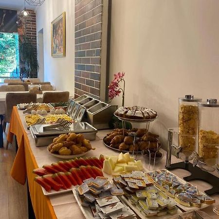 Crown Boutique Hotel Дуррес Экстерьер фото