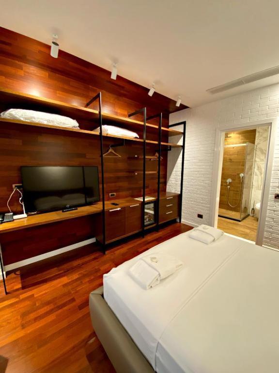 Crown Boutique Hotel Дуррес Экстерьер фото