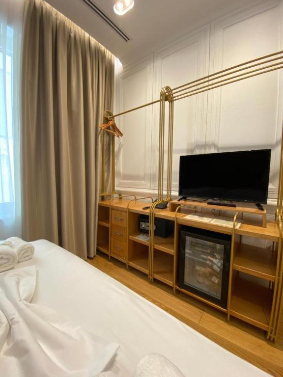 Crown Boutique Hotel Дуррес Экстерьер фото