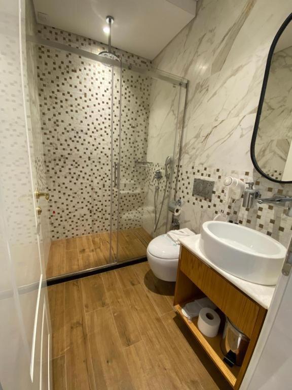 Crown Boutique Hotel Дуррес Экстерьер фото