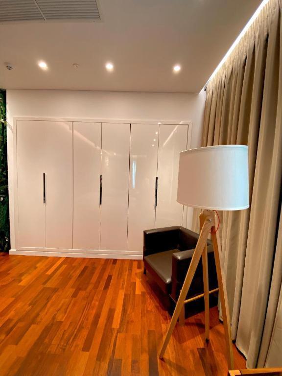 Crown Boutique Hotel Дуррес Экстерьер фото