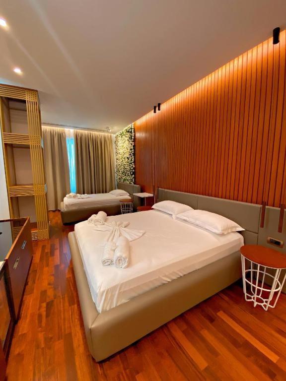 Crown Boutique Hotel Дуррес Экстерьер фото