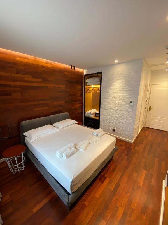 Crown Boutique Hotel Дуррес Экстерьер фото
