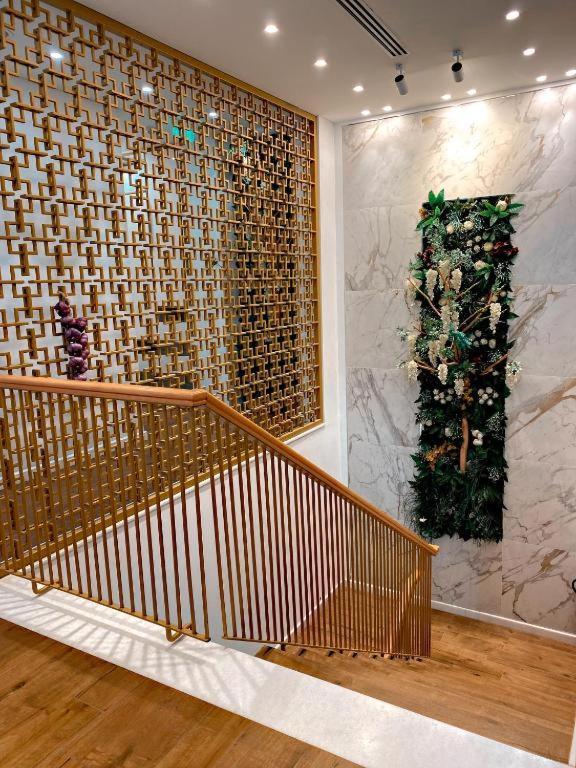 Crown Boutique Hotel Дуррес Экстерьер фото