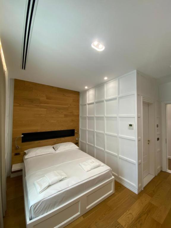 Crown Boutique Hotel Дуррес Экстерьер фото